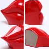 supplier direct red lips decorated bookends，set of 2 heavy decorative book stoppers，unique resin decoration，creative desktop red decor for study room hotel office shelves wholesale prices
