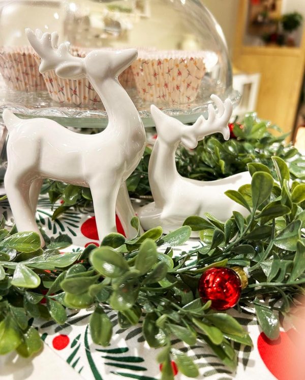dropship from factory porcelain christmas reindeer figurines, pack 2 mini animal reindeer decor deer statues sculpture tabletop ornaments for cabinet mantel shelves fireplace home décor accents collectible figurines mass production supply
