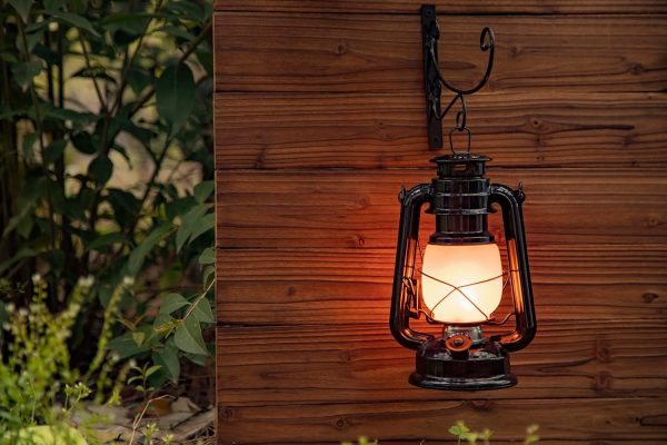 custom wholesale yakii led vintage flame lantern metal outdoor hanging lantern with dancing flame battery operated halloween outdoor indoor decoration(black) oem/odm services